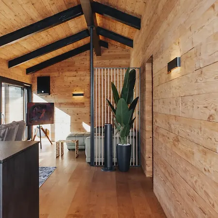 Penthouse Mit Whirlpool In Apartment