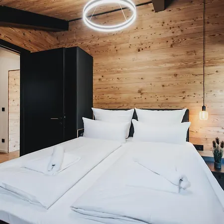 Penthouse Mit Whirlpool In