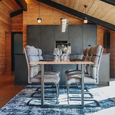 Black Forest Deluxe דירה