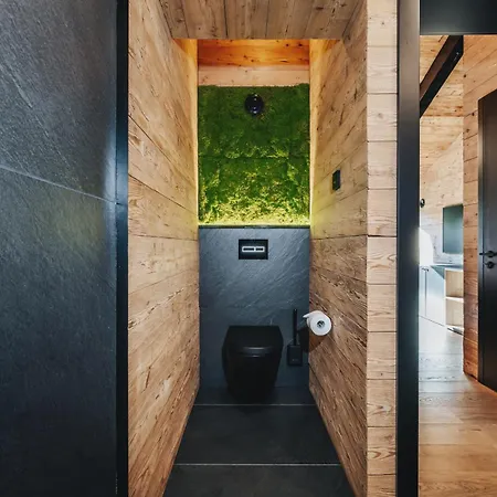 Penthouse Mit Whirlpool In Apartment