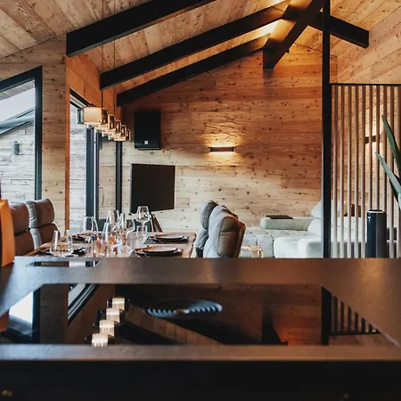 Penthouse Mit Whirlpool In Apartment