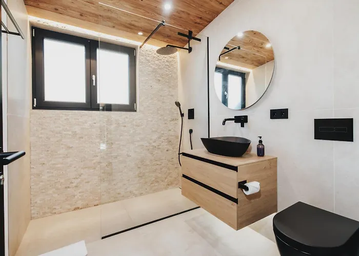 Penthouse Mit Whirlpool In *